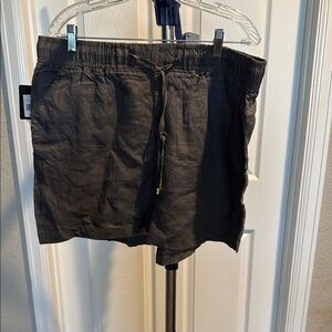 Ellen Tracy NWT dark gray Linen Shorts with elastic waist. Size XXL
